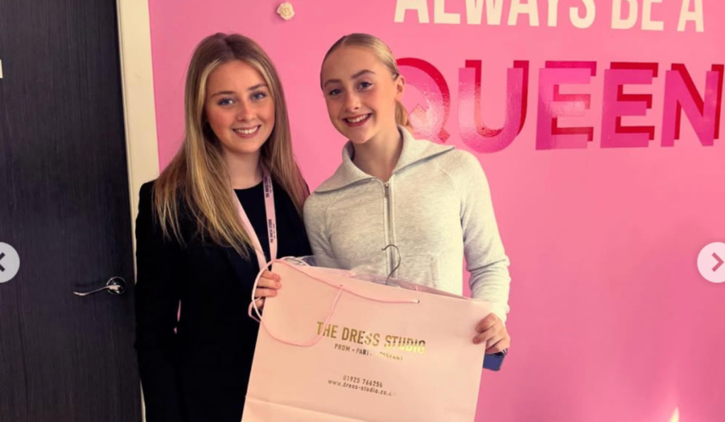 Savannah Pennington with her sister