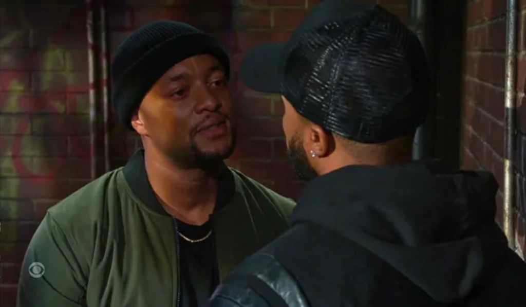 Jacob Hawthorne meets with Ren beyond the gates