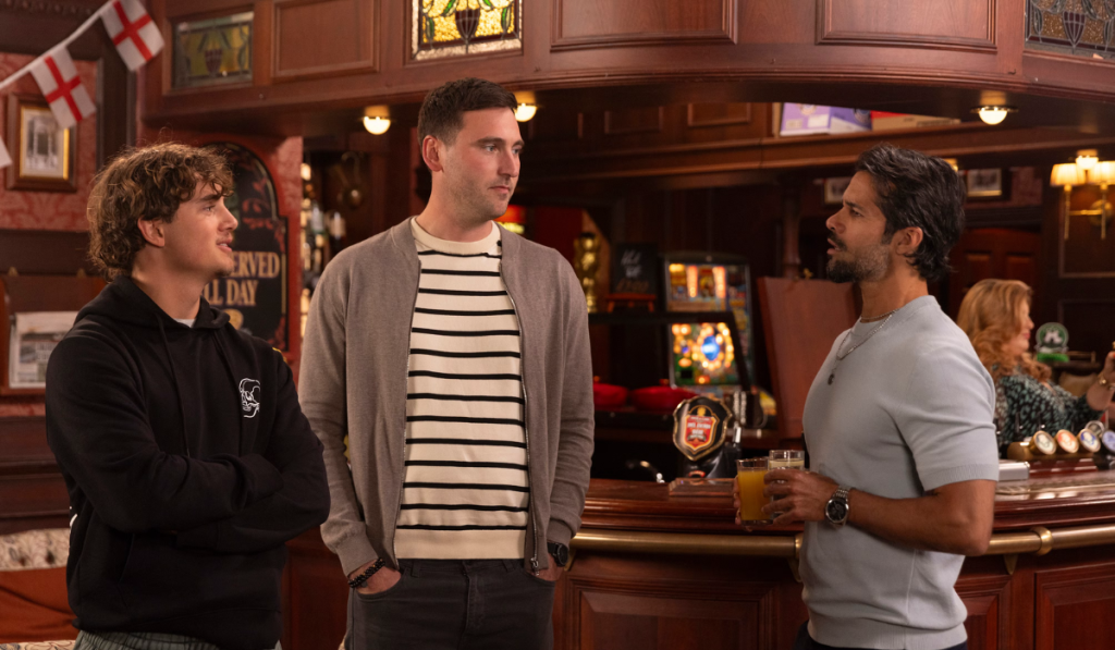 Coronation Street:Brody introduces Kit to Idris