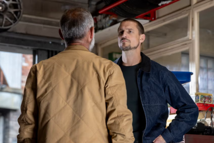 Coronation Street: Kevin and Carl at odds!
