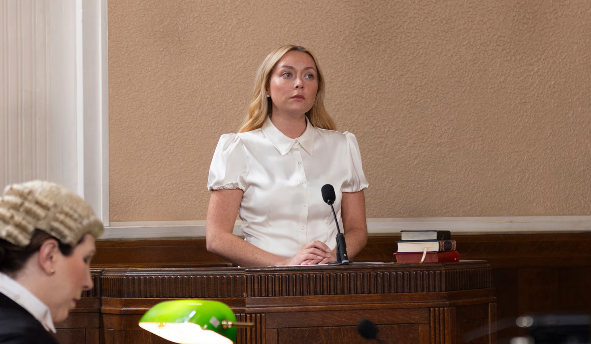 Coronation Street: Megan defends herself!