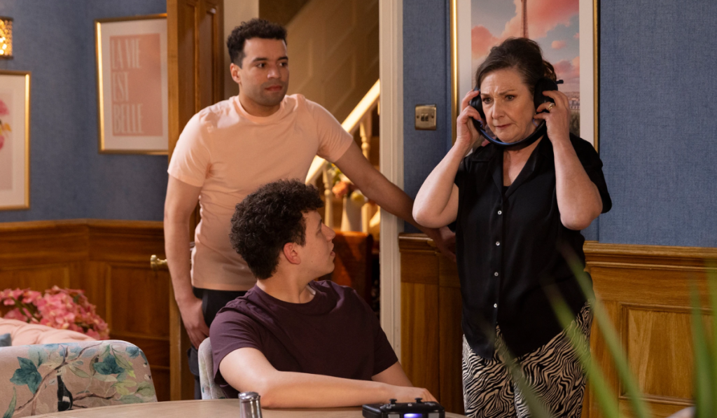 roy-nick-sam: Megan reaches Will!