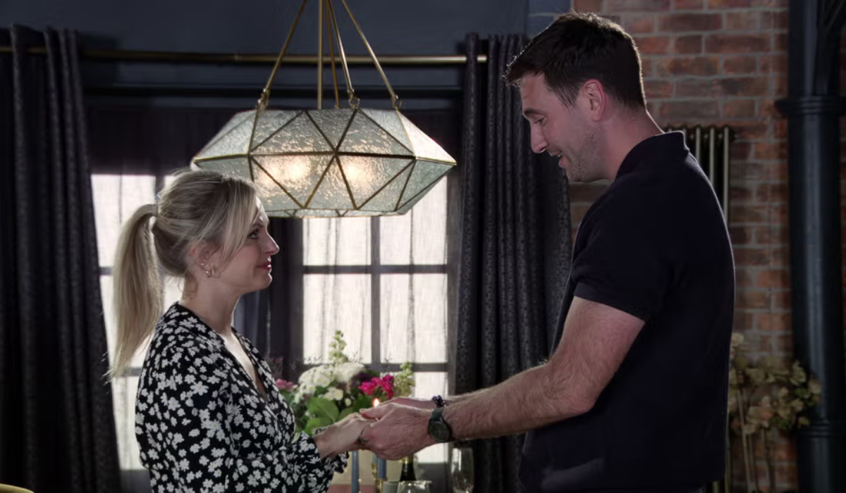 Coronation Street: Sarah And Kit